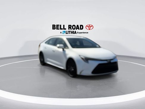 Used 2024 Toyota Corolla LE image 2