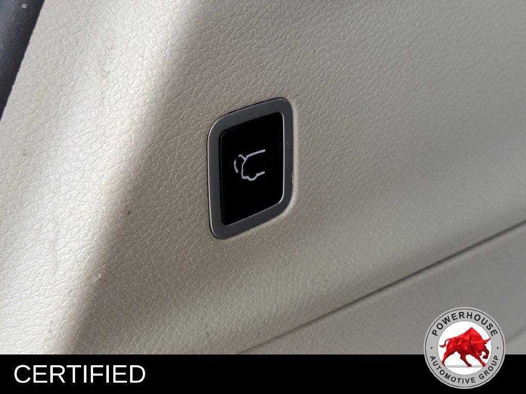 Used 2023 Chrysler Pacifica Touring-L FWD image 15