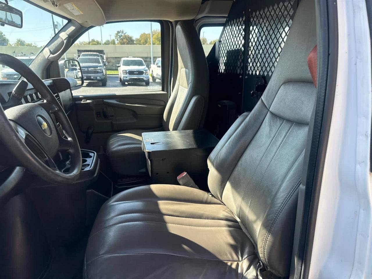 Used 2013 Chevrolet Express 2500 RWD image 13