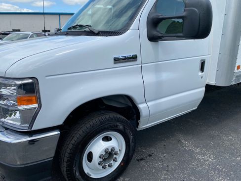 New 2026 Ford E-350 and Econoline 350 Super Duty w/ Power Equipment Group image 16