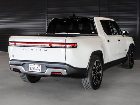 Used 2025 Rivian R1T Adventure AWD/4WD image 14