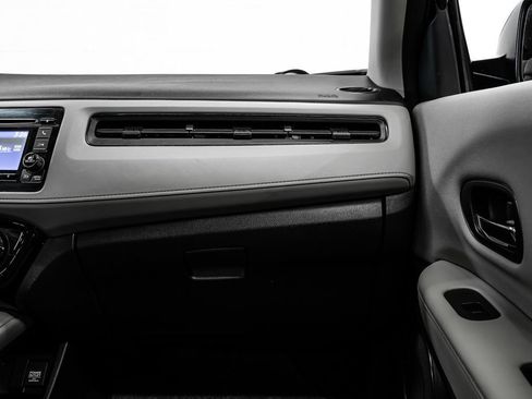 Used 2016 Honda HR-V LX image 28