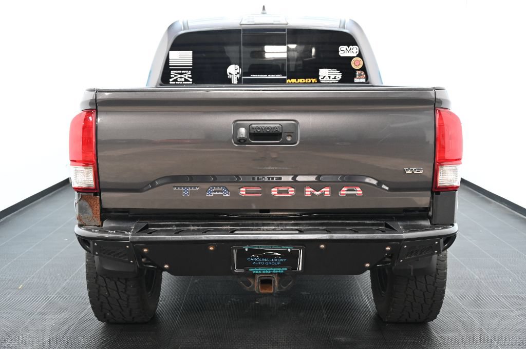 Used 2017 Toyota Tacoma TRD Off-Road w/ Tow Package AWD/4WD image 3