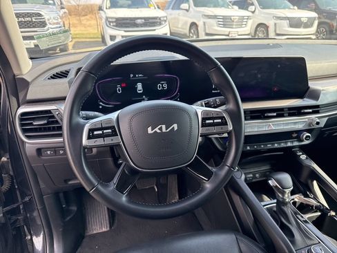 Used 2025 Kia Telluride S AWD/4WD image 14