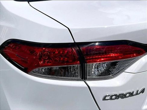 Used 2024 Toyota Corolla LE FWD image 29