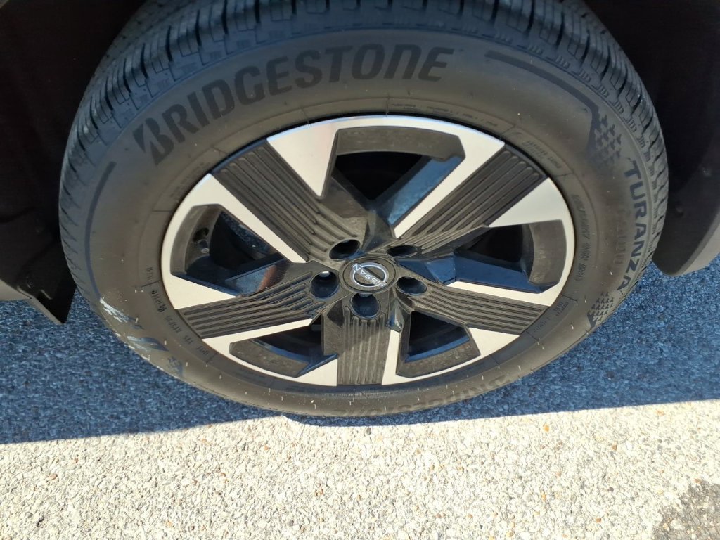 Used 2025 Nissan Kicks SV w/ Illumination Package AWD/4WD image 10