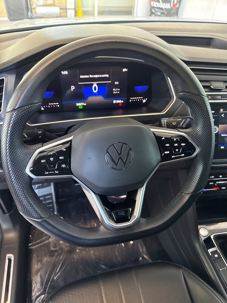 Certified 2024 Volkswagen Tiguan SE R-Line FWD image 15
