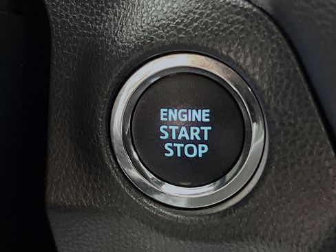 Used 2022 Toyota RAV4 XLE Premium image 23