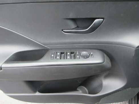Used 2025 Hyundai Kona SEL AWD/4WD image 21