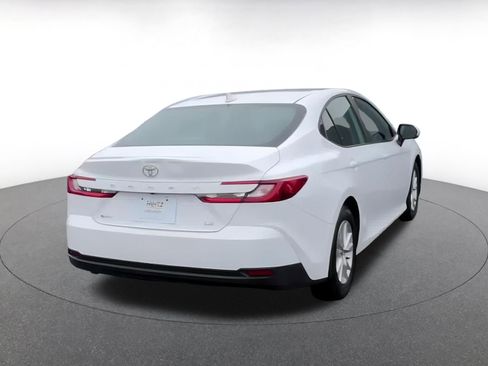 Used 2025 Toyota Camry LE image 13