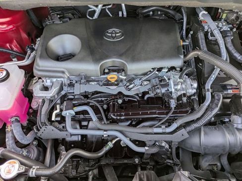 Used 2024 Toyota Sienna XSE image 34