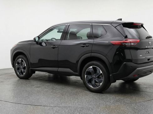 Used 2025 Nissan Rogue SV image 6