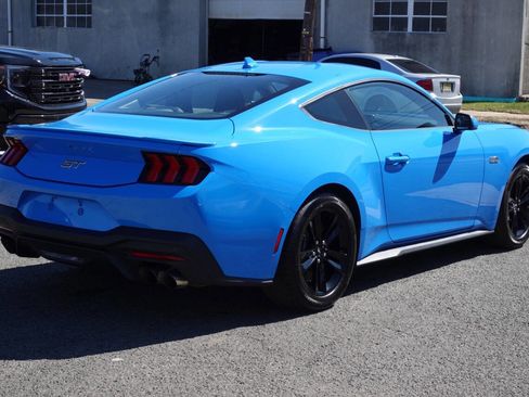 Used 2025 Ford Mustang GT image 3