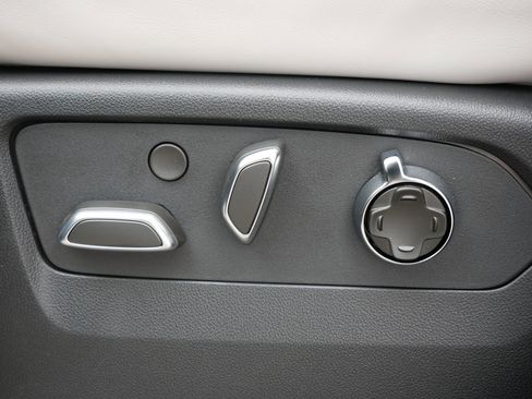 New 2026 Cadillac Escalade Platinum Sport w/ LPO, ONYX Package image 16