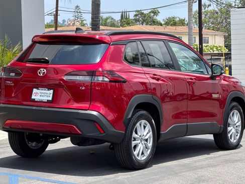 Certified 2026 Toyota Corolla Cross LE w/ Moonroof Package FWD image 5