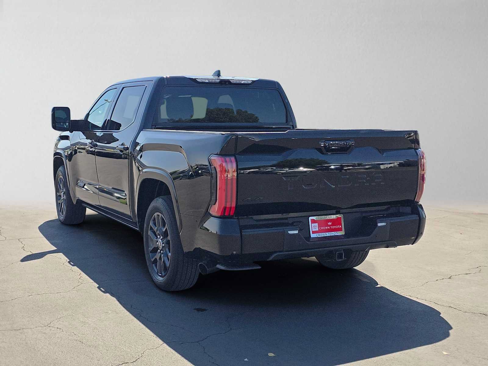 Used 2023 Toyota Tundra Platinum w/ Advanced Package AWD/4WD image 5