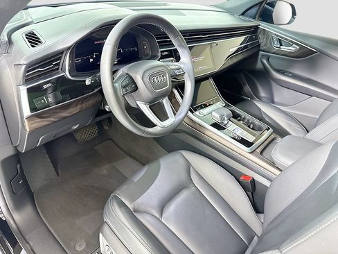 Used 2021 Audi Q8 Prestige w/ Prestige Package AWD/4WD image 9