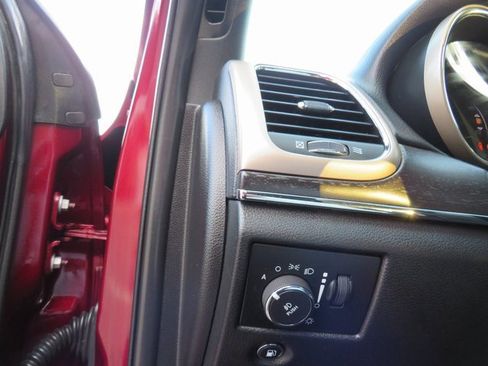 Used 2017 Jeep Grand Cherokee Limited image 32