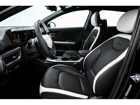 New 2026 Kia K4 GT-Line image 17