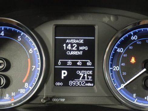 Used 2017 Toyota Corolla LE FWD image 35