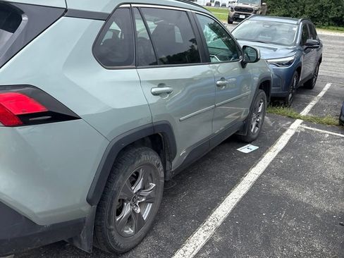 Used 2022 Toyota RAV4 XLE w/ Convenience Package AWD/4WD image 5