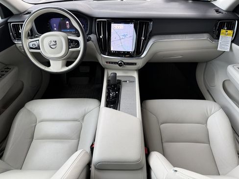 Used 2024 Volvo V60 B5 Cross Country Plus image 23