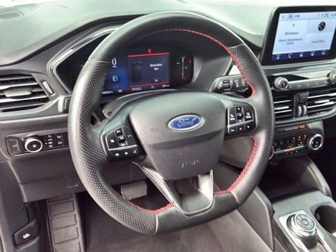 Used 2025 Ford Escape ST-Line Select AWD/4WD image 24