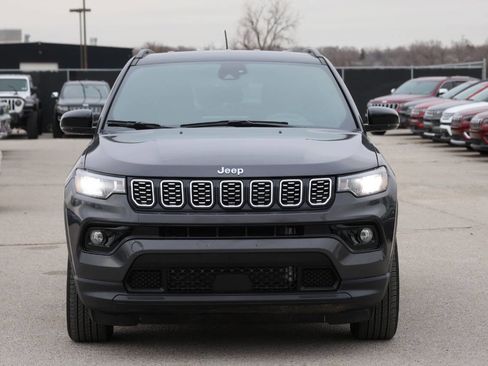 Used 2024 Jeep Compass Limited image 5