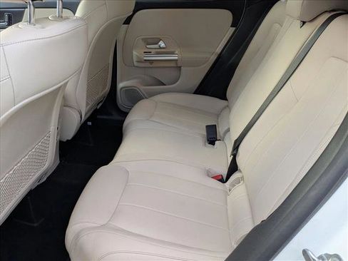 Used 2022 Mercedes-Benz GLA 250 image 18