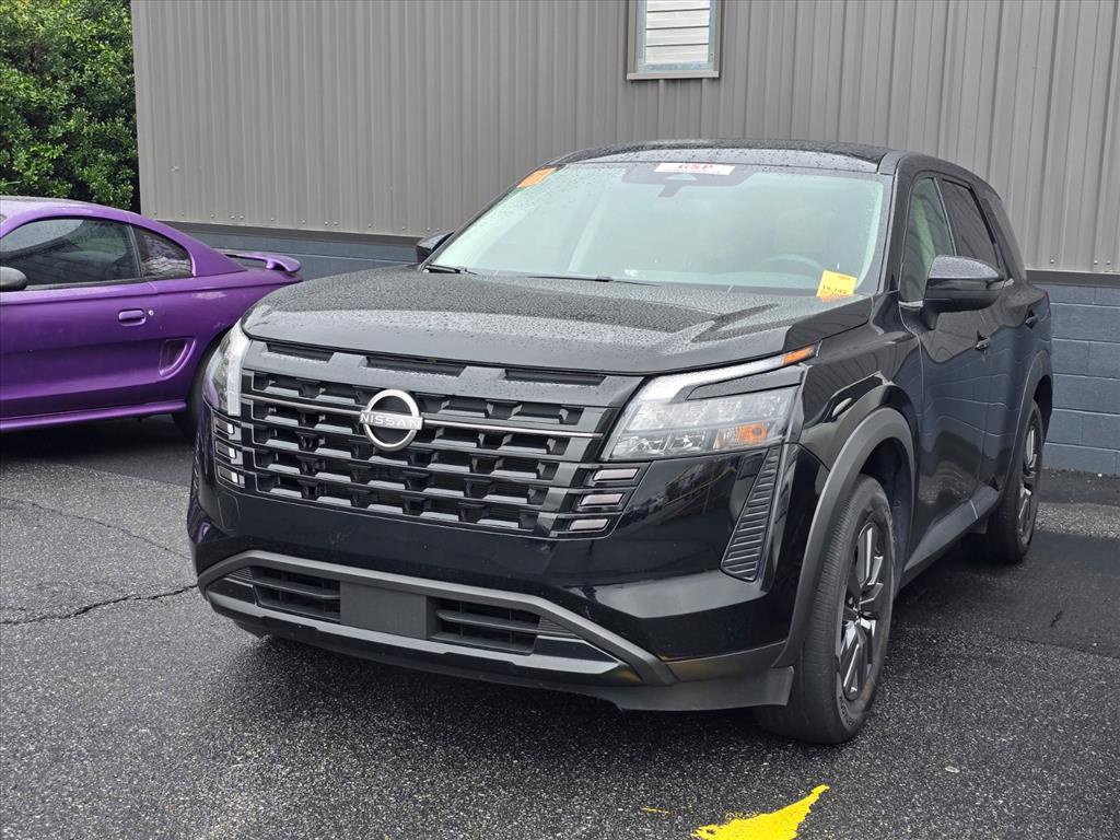 Used 2026 Nissan Pathfinder S AWD/4WD image 2