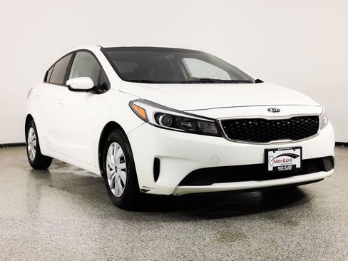 Used 2017 Kia Forte LX image 10