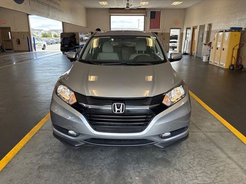 Used 2017 Honda HR-V EX image 11