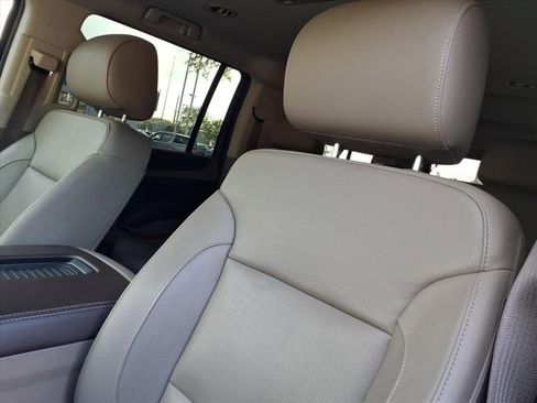 Used 2019 Chevrolet Suburban Premier w/ RST 6.2L Performance Edition RWD image 19