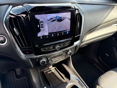 Used 2023 Chevrolet Traverse Premier w/ Redline Edition AWD/4WD image 17