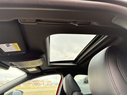 Used 2024 MAZDA MAZDA3 Hatchback w/Premium Plus Pkg image 25