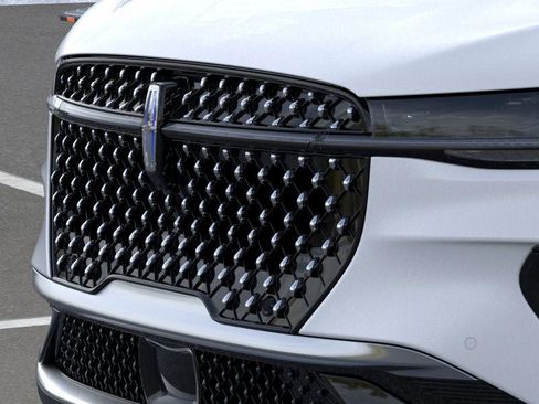 New 2026 Lincoln Nautilus Premier image 17