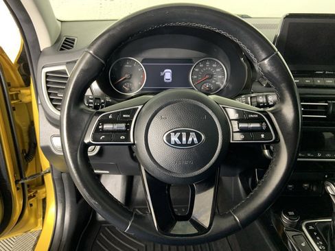 Used 2021 Kia Seltos SX w/ SX Sunroof Package image 9