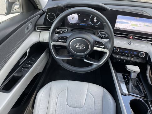 Used 2023 Hyundai Elantra Limited image 13