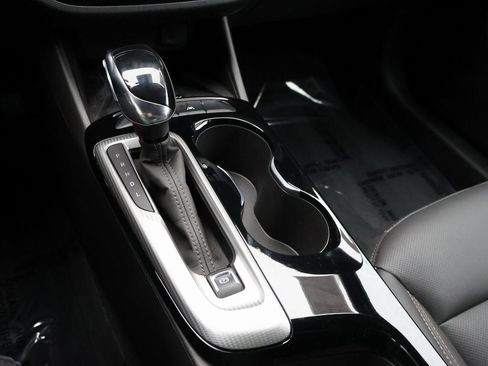 Used 2025 Buick Envista Avenir image 38