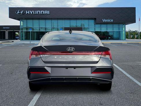 New 2026 Hyundai Elantra Limited FWD image 25