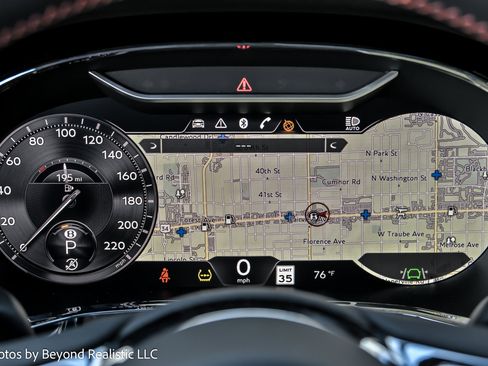 Used 2024 Bentley Flying Spur W12 image 31