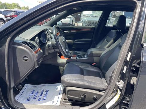 Used 2013 Chrysler 300 w/ Driver Convenience Group RWD image 26