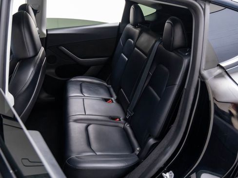 Used 2023 Tesla Model Y Long Range image 19