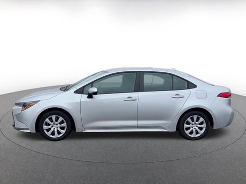 Used 2025 Toyota Corolla LE image 9