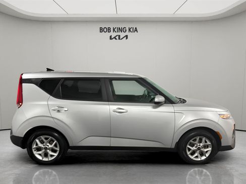 Used 2020 Kia Soul S FWD image 6