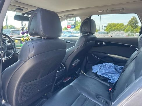 Used 2016 Kia Sorento SX FWD image 12