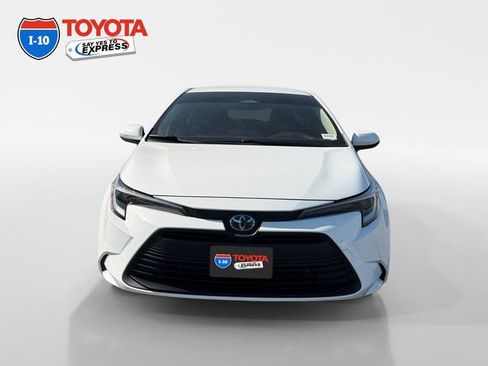 Certified 2025 Toyota Corolla LE FWD image 8