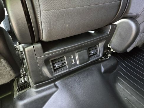 Used 2022 Chevrolet Silverado 1500 LT AWD/4WD image 13