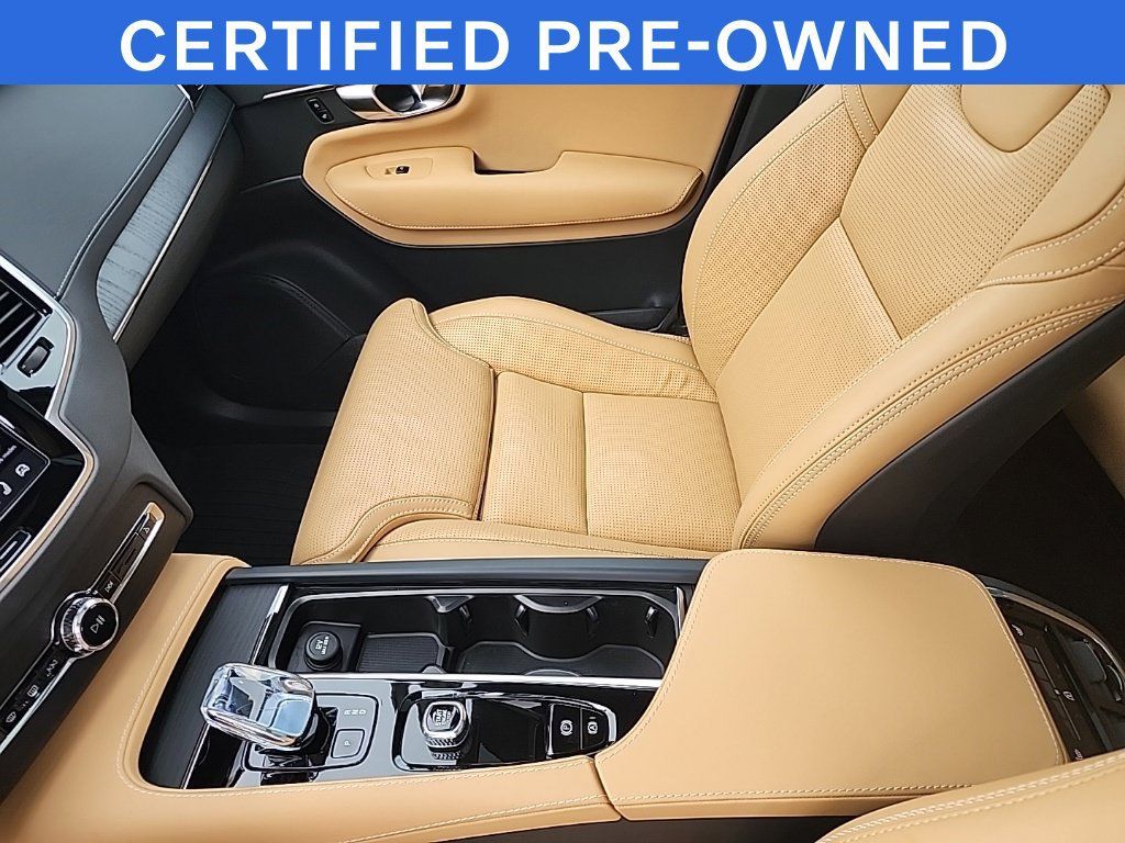 Used 2025 Volvo XC90 B5 Ultra w/ Protection Package Premier AWD/4WD image 12