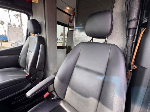 Used 2020 Mercedes-Benz Sprinter 4500 image 21